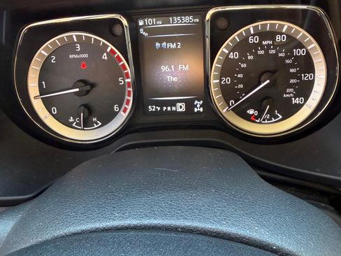 Used 2018 Nissan Titan Platinum Reserve w/ Platinum Utility Package image 10