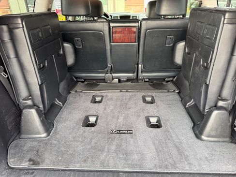 Used 2011 Lexus LX 570 4WD w/ Luxury Pkg image 12