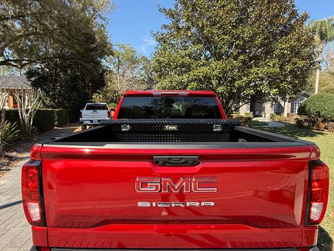 Used 2023 GMC Sierra 1500 Elevation w/ X31 Off-Road Package AWD/4WD image 8