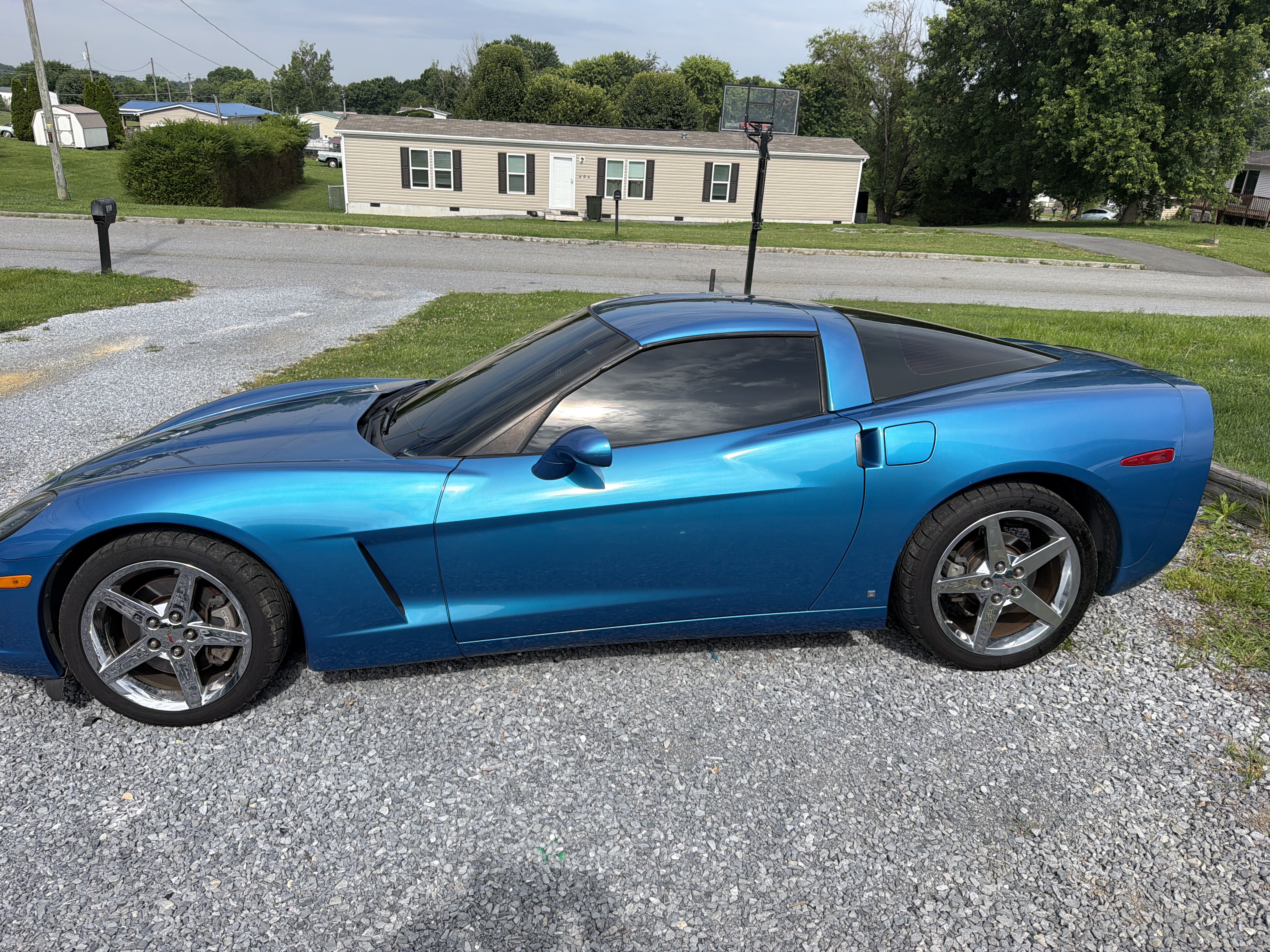 Used 2008 Chevrolet Corvette Coupe w/ Preferred Equipment Group RWD image 2