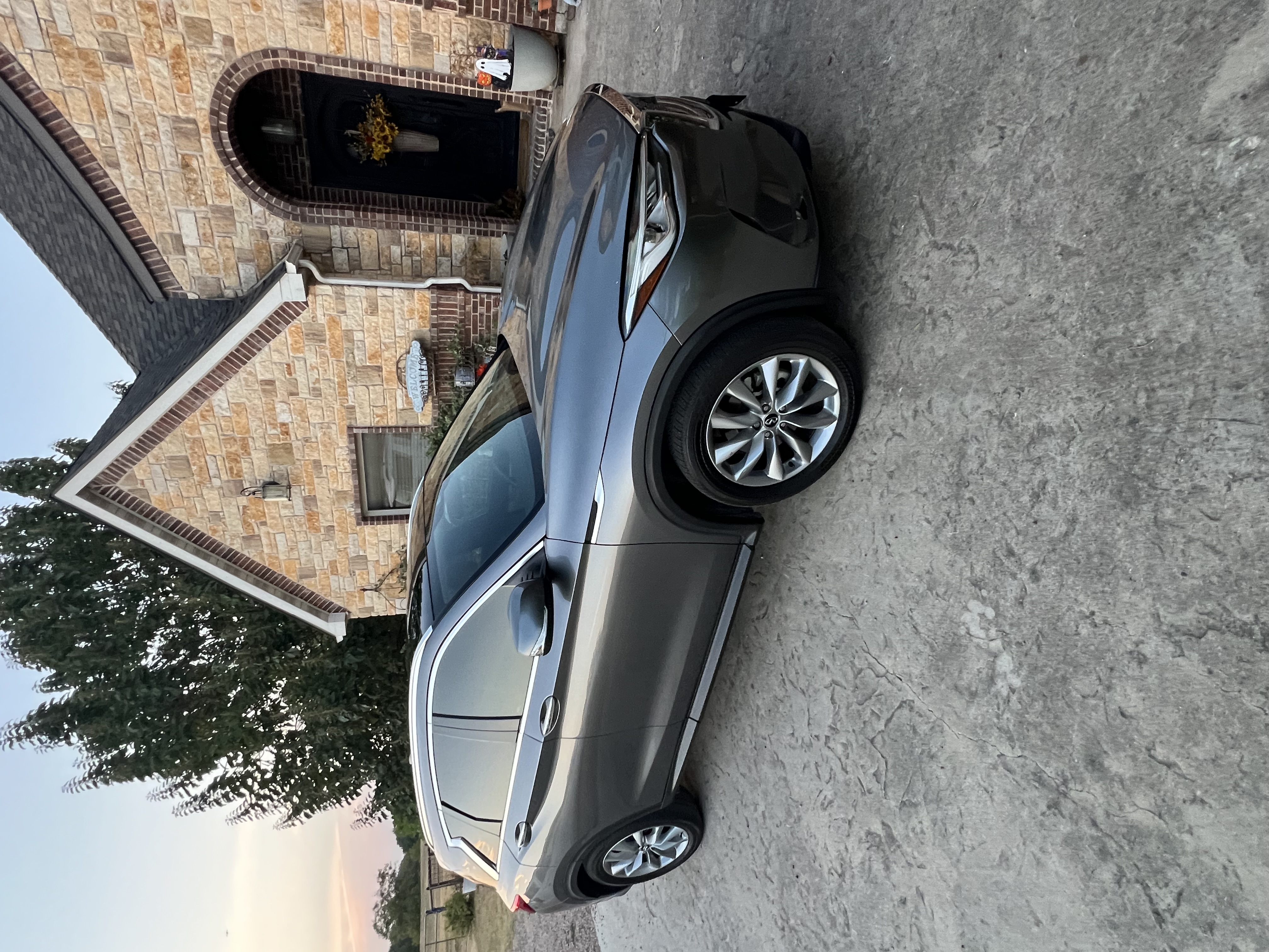 Used 2019 INFINITI QX50 Luxe w/ Navigation Package FWD image 1