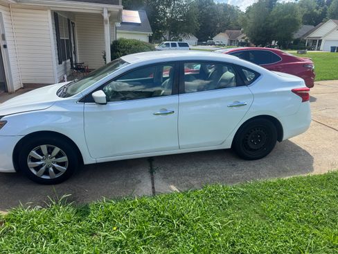 Used 2017 Nissan Sentra S FWD image 8
