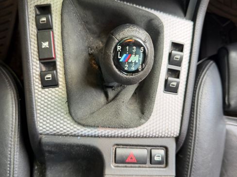 Used 2004 BMW 330i Sedan RWD image 9