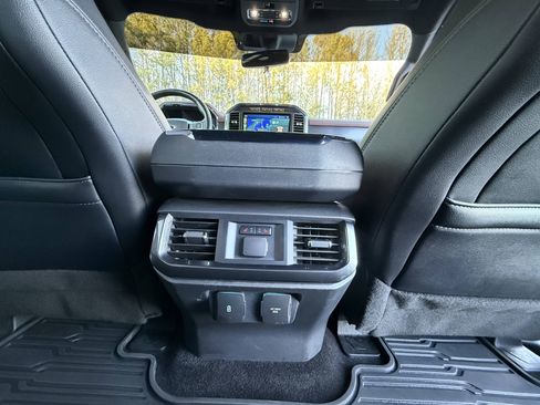 Used 2022 Ford F150 Lariat w/ Equipment Group 502A High image 13