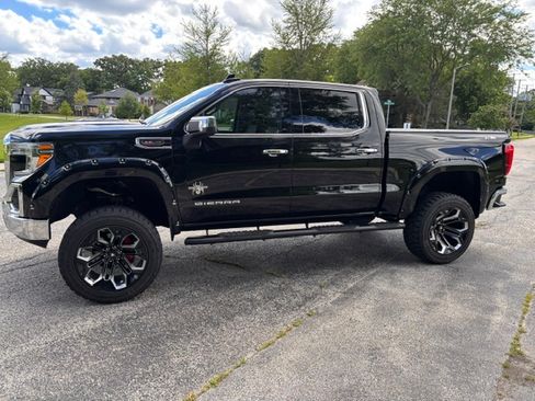 Used 2019 GMC Sierra 1500 SLT w/ SLT Premium Plus Package AWD/4WD image 4