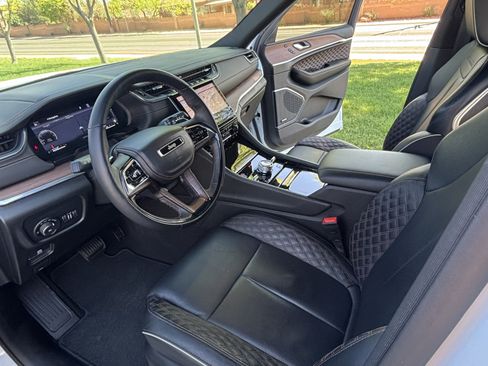 Used 2023 Jeep Grand Cherokee L Summit w/ High Altitude Package image 15