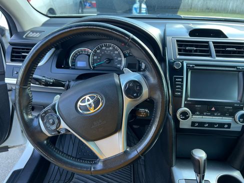 Used 2014 Toyota Camry SE image 13