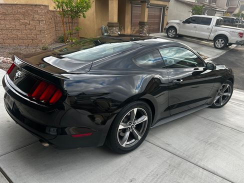 Used 2016 Ford Mustang Coupe image 6