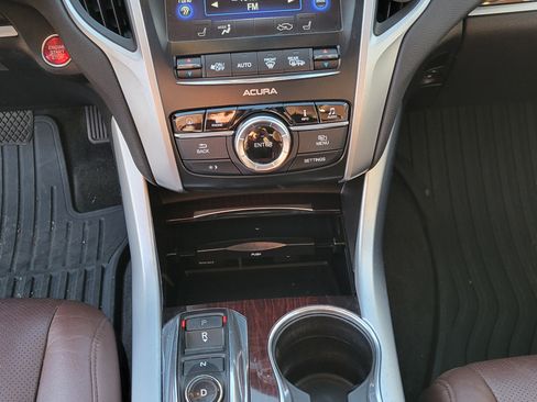 Used 2017 Acura TLX V6 SH-AWD w/ Advance Package image 5