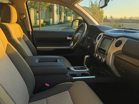 Used 2016 Toyota Tundra SR5 image 2