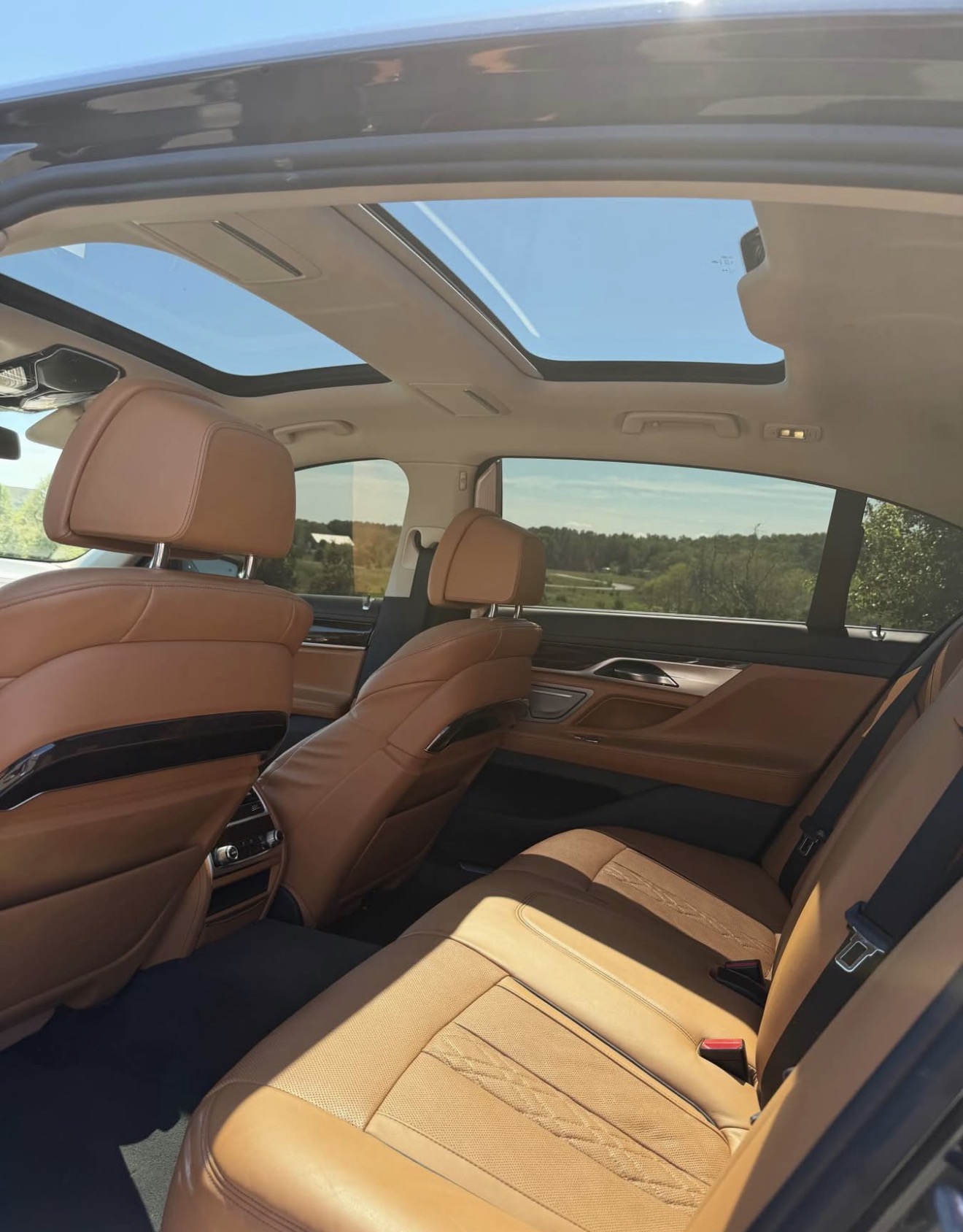 Used 2016 BMW 750i xDrive AWD/4WD image 9
