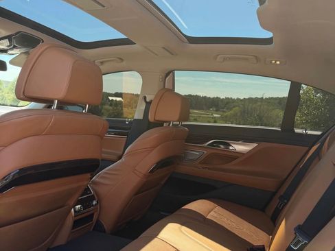 Used 2016 BMW 750i xDrive AWD/4WD image 9