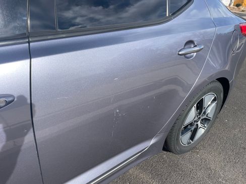 Used 2011 Kia Optima EX w/ Hybrid Premium Technology Pkg image 10