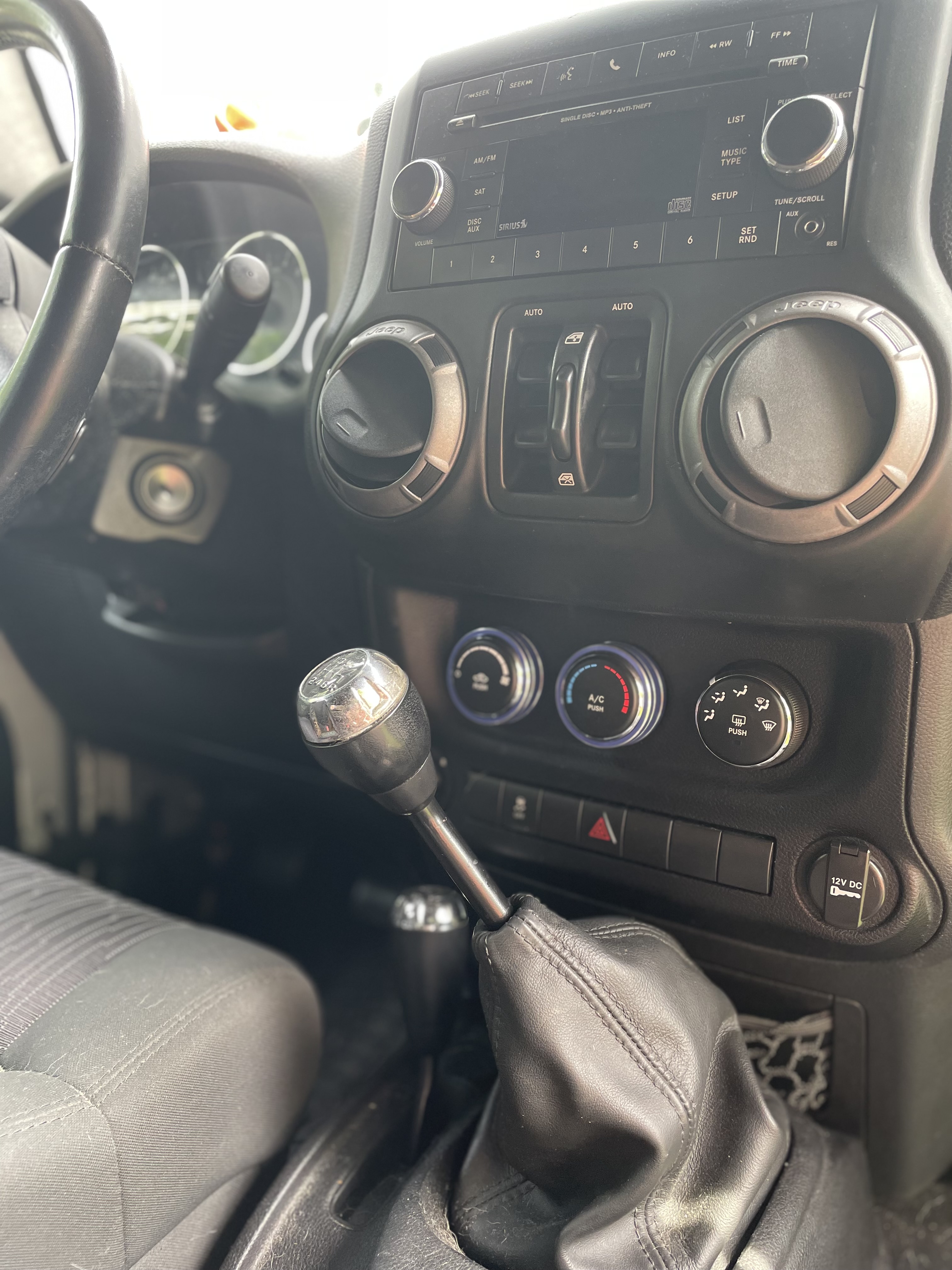 Used 2012 Jeep Wrangler Unlimited Sport AWD/4WD image 11