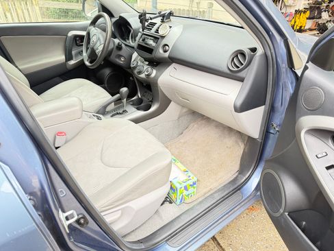 Used 2010 Toyota RAV4 4WD image 2