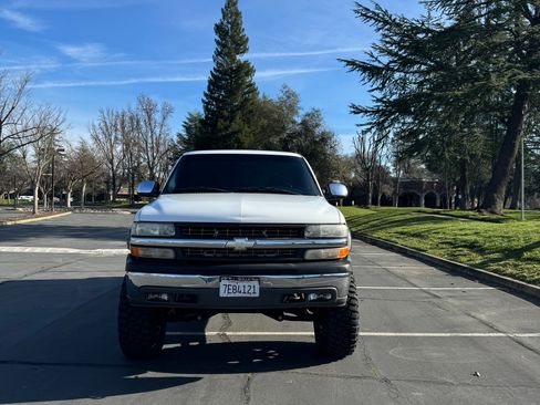 Used 2000 Chevrolet Silverado 1500 LS w/ Off-Road Chassis Pkg image 2