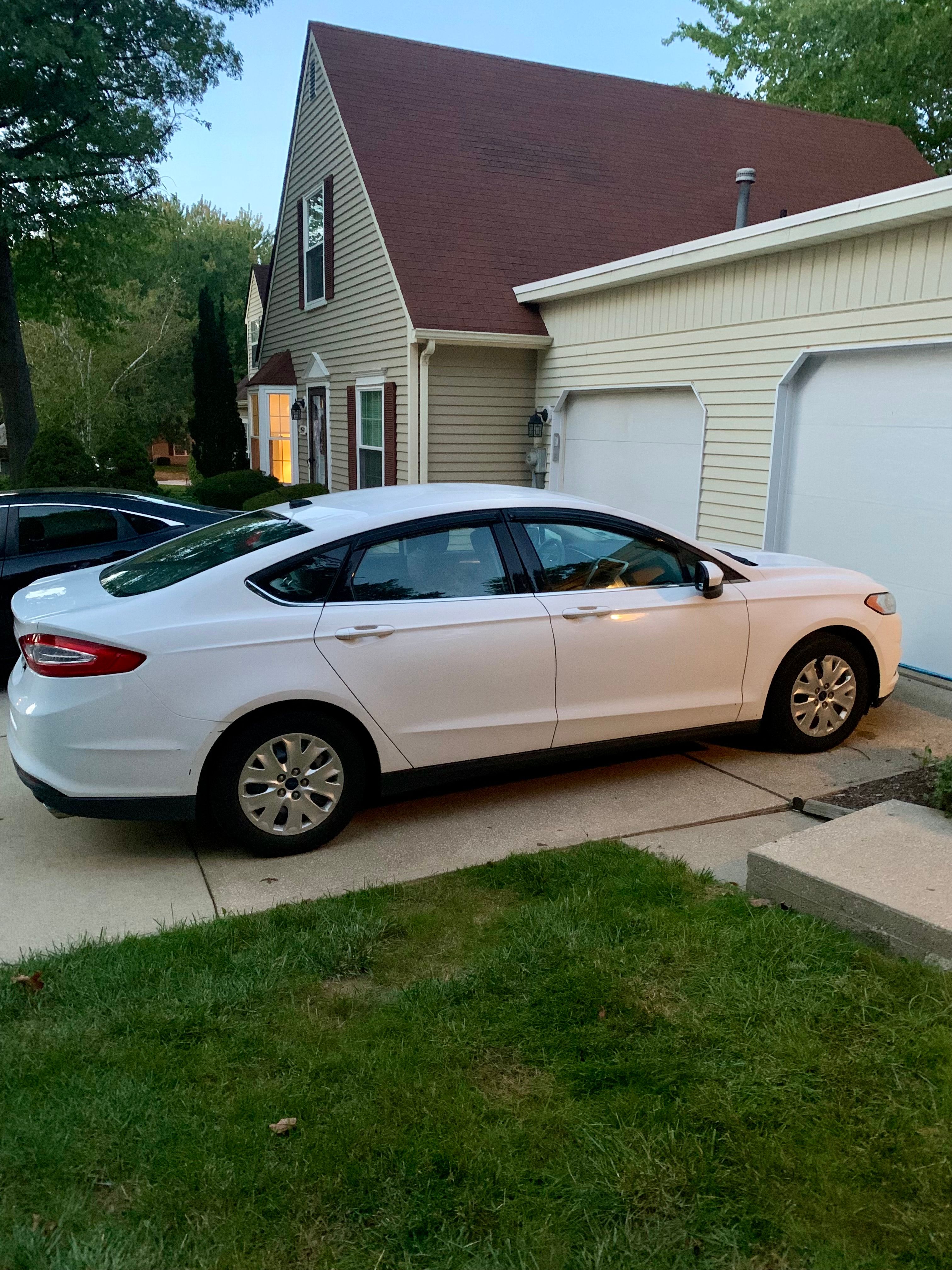 Used 2014 Ford Fusion S FWD image 2