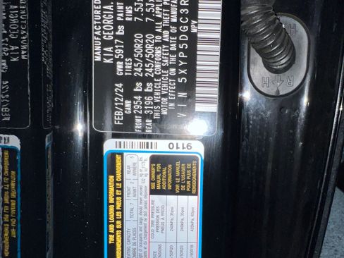 Used 2024 Kia Telluride SX Prestige w/ Towing Package image 15