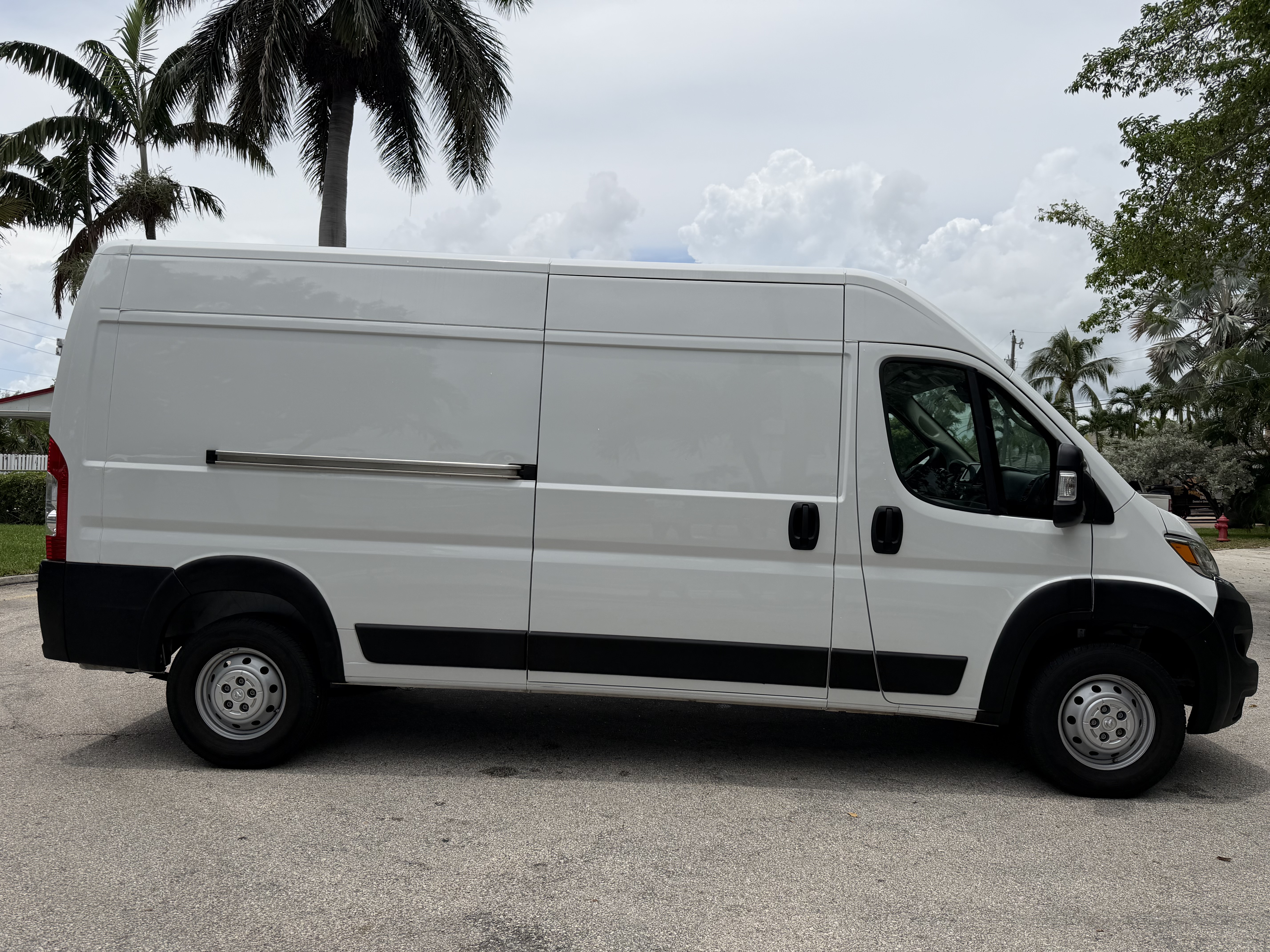 Used 2023 RAM ProMaster 2500 w/ Interior LED Lighting Group FWD image 14