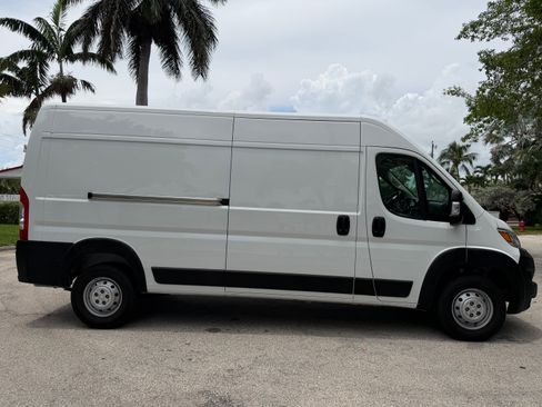 Used 2023 RAM ProMaster 2500 w/ Interior LED Lighting Group FWD image 14