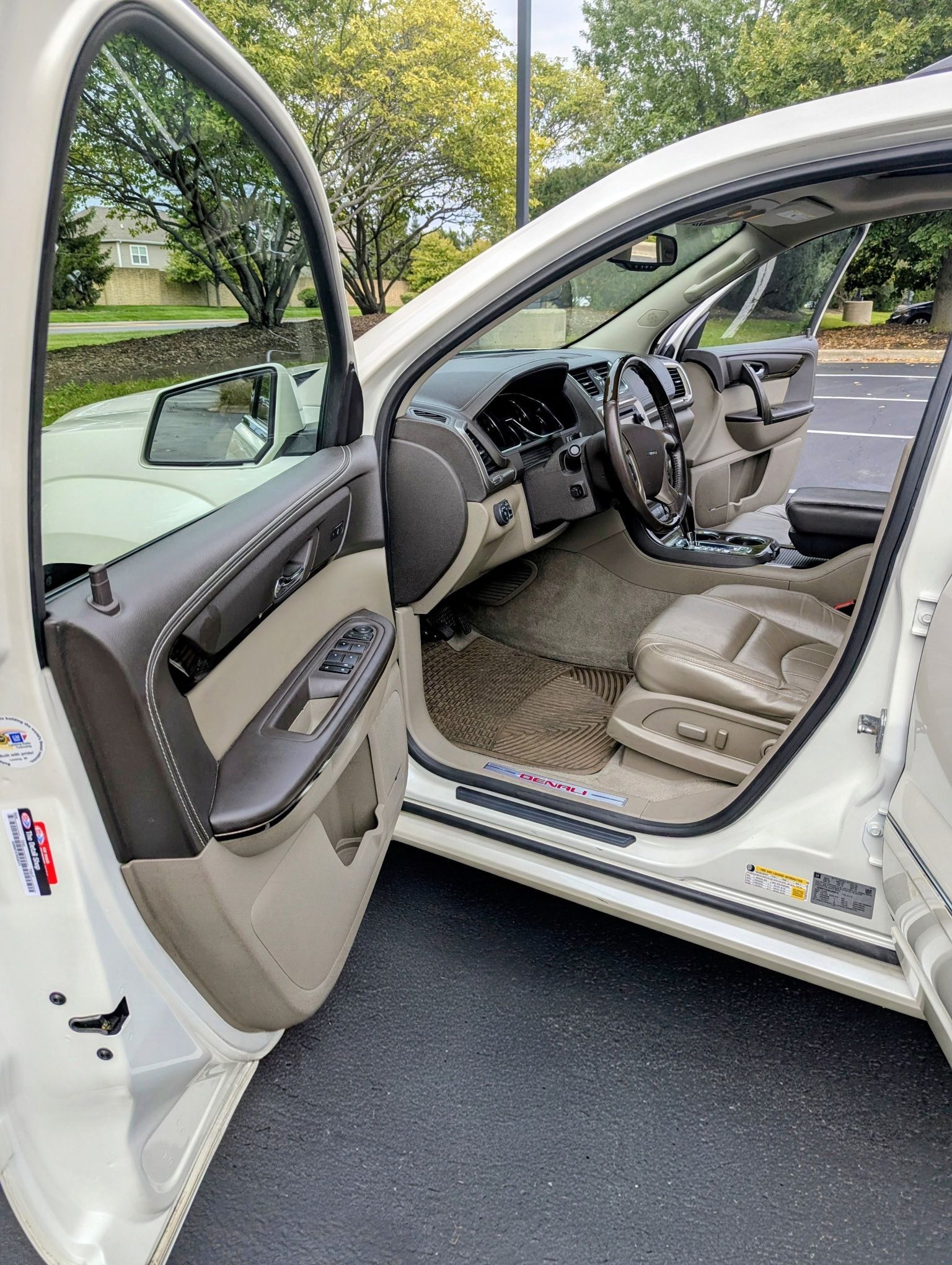 Used 2014 GMC Acadia Denali AWD/4WD image 11