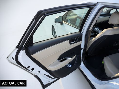 Used 2018 Honda Clarity Plug-In Hybrid image 12