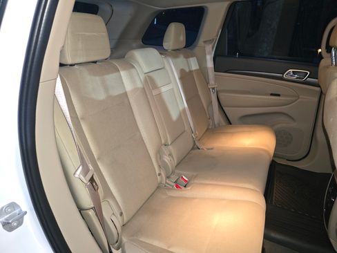 Used 2016 Jeep Grand Cherokee Laredo w/ Quick Order Package 23E image 24