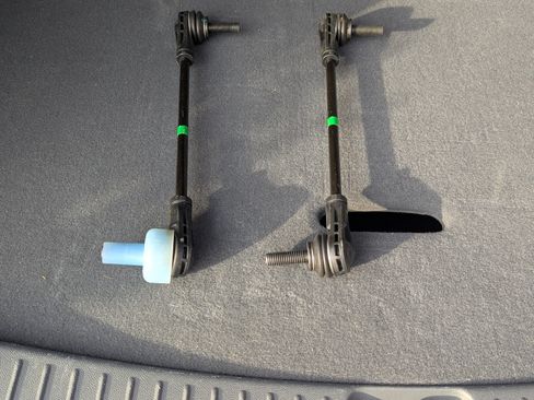 Used 2017 Chevrolet Bolt Premier w/ Driver Confidence II Package image 27