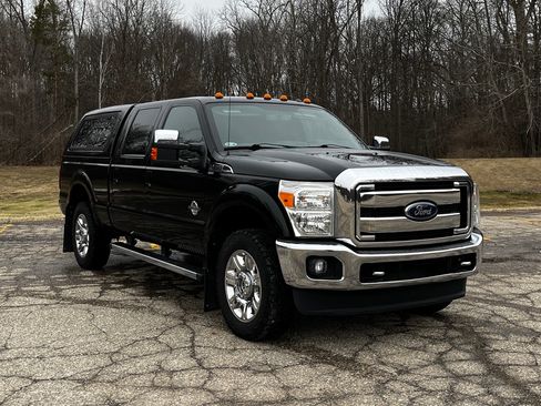 Used 2016 Ford F250 Lariat w/ Lariat Ultimate Package image 2