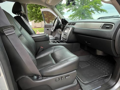 Used 2014 Chevrolet Silverado 2500 LTZ w/ LTZ Plus Package AWD/4WD image 15