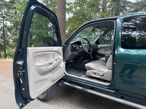 Used 2003 Toyota Tacoma 4x4 Xtracab V6 w/ Convenience Pkg image 17