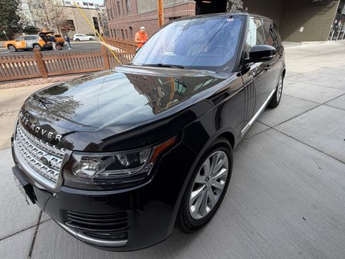 Used 2017 Land Rover Range Rover HSE image 11