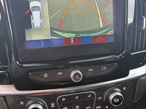 Used 2019 Chevrolet Traverse Premier image 12