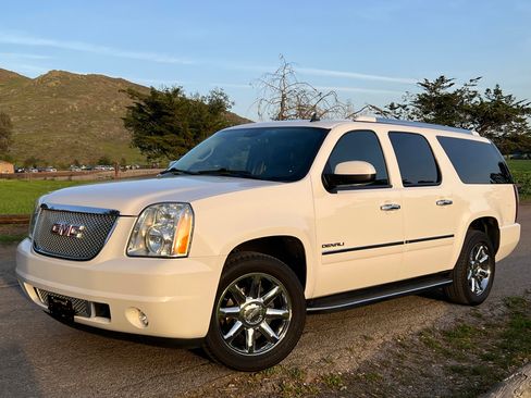 Used 2014 GMC Yukon XL Denali image 20
