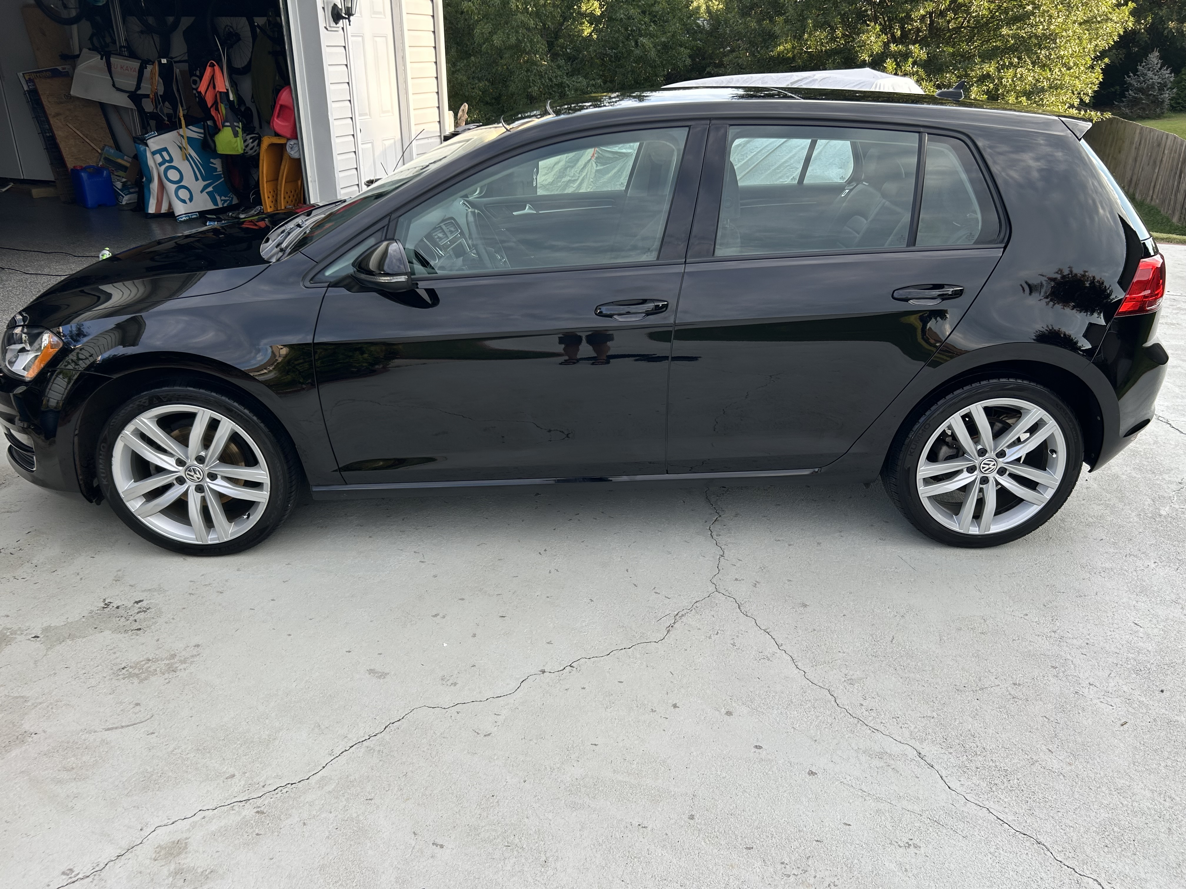 Used 2017 Volkswagen Golf SEL FWD image 8