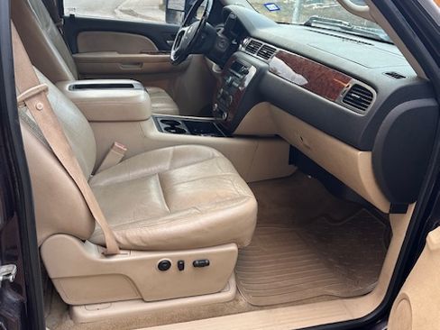 Used 2008 Chevrolet Silverado 3500 LTZ w/ Suspension Package, Off-Road image 5