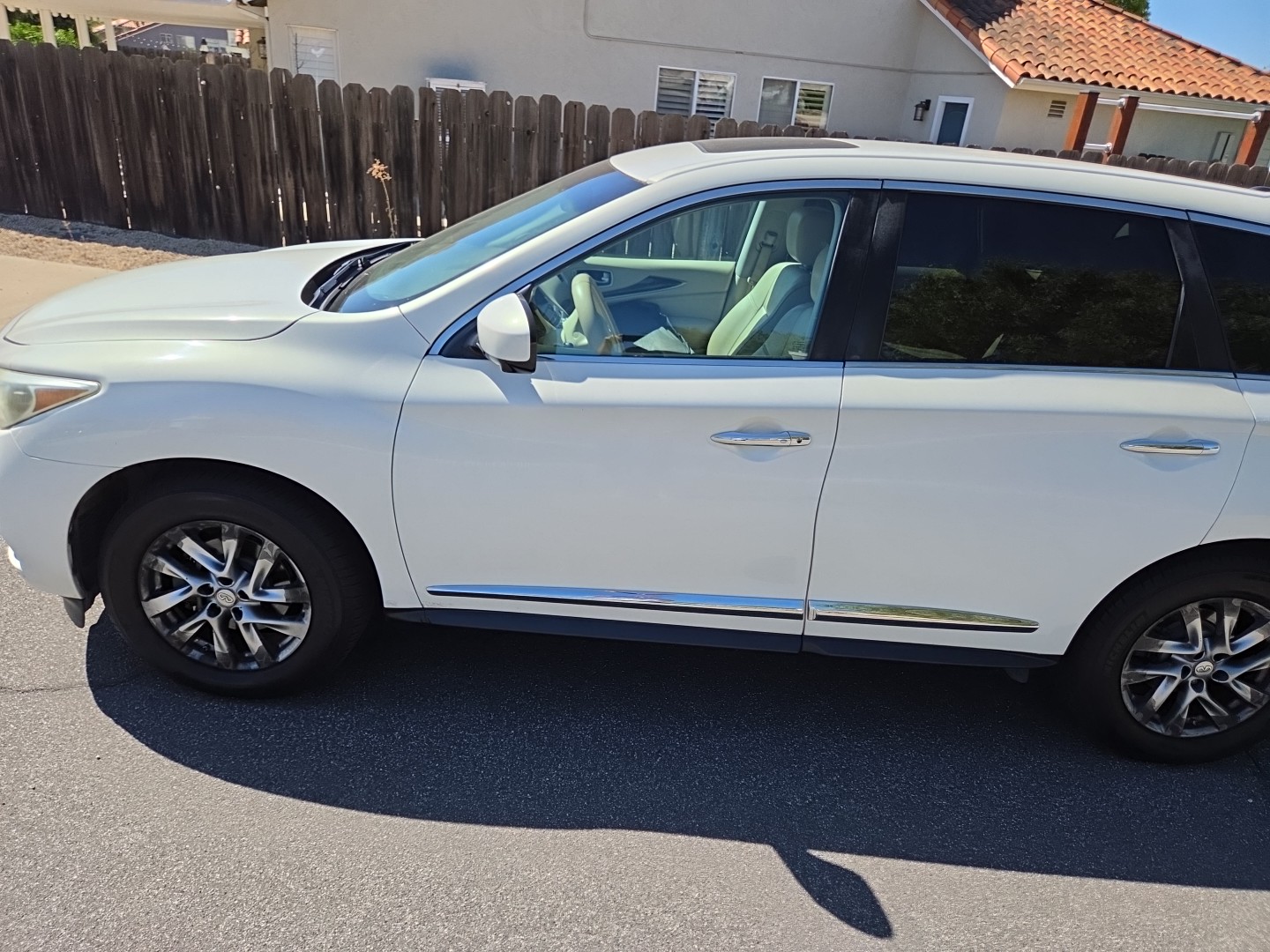 Used 2013 INFINITI JX35 FWD w/ Premium Pkg image 8