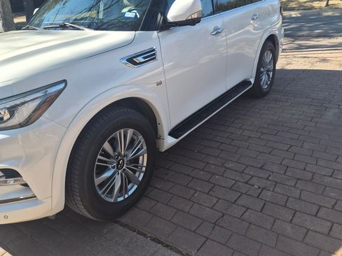 Used 2019 INFINITI QX80 Luxe w/ All-Season Package image 5