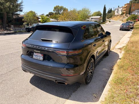 Used 2021 Porsche Cayenne E-Hybrid image 6