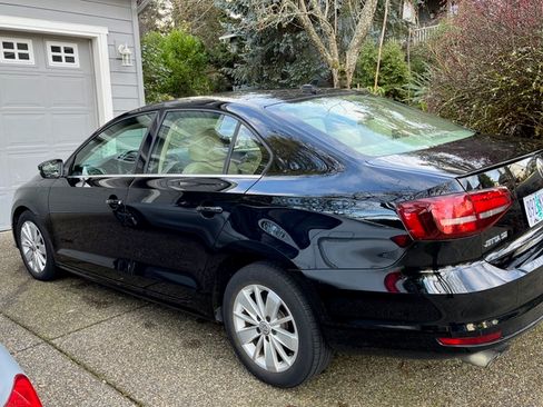 Used 2016 Volkswagen Jetta SE image 5
