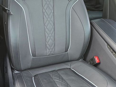 Used 2023 BMW M550i xDrive w/ Executive Package image 14