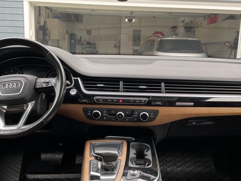 Used 2017 Audi Q7 3.0T Premium Plus AWD/4WD image 6
