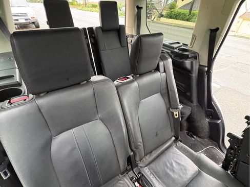 Used 2013 Land Rover LR4 HSE image 16