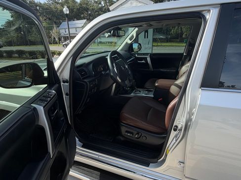 Used 2024 Toyota 4Runner Limited AWD/4WD image 5