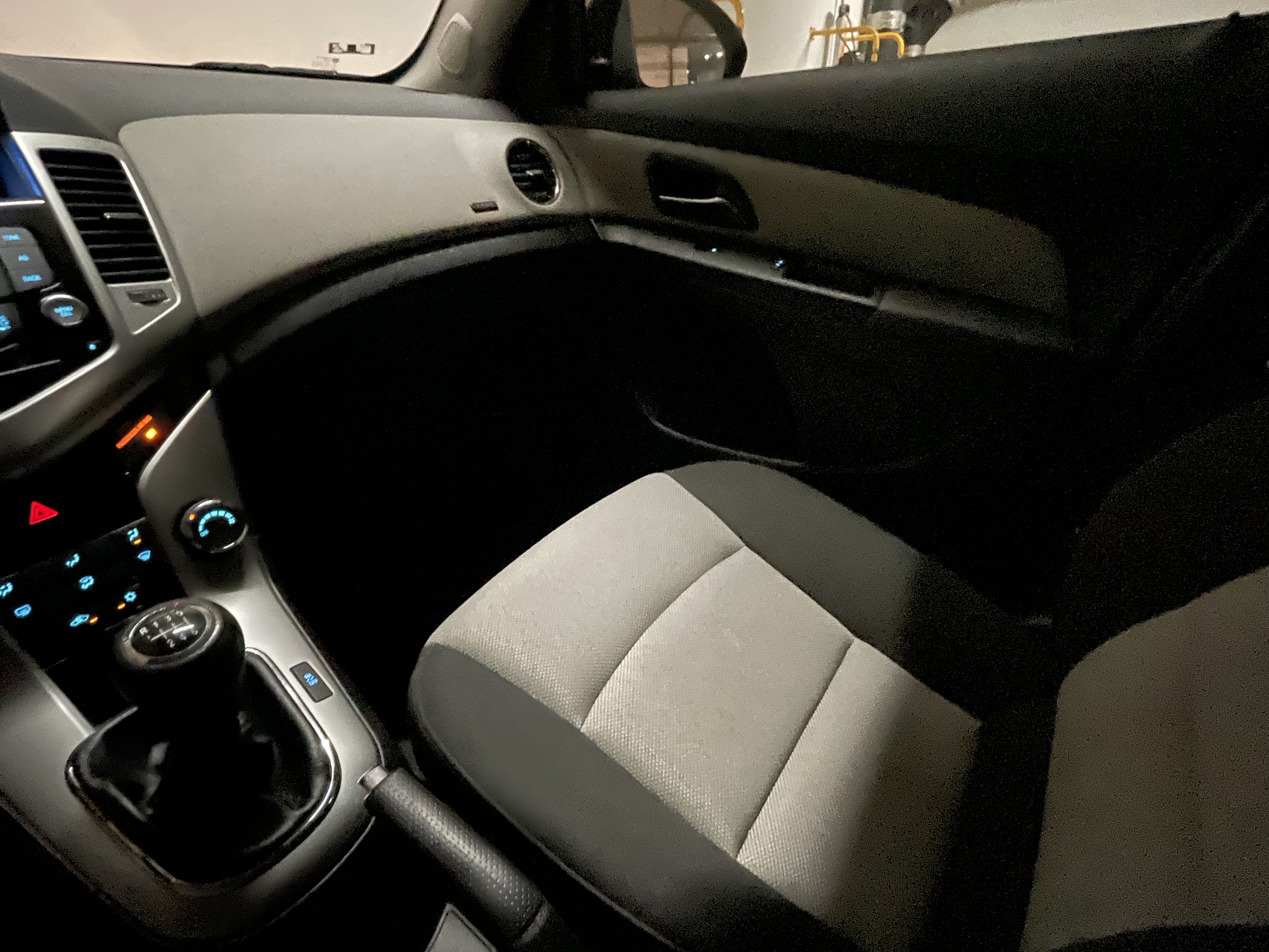 Used 2016 Chevrolet Cruze LS FWD image 21