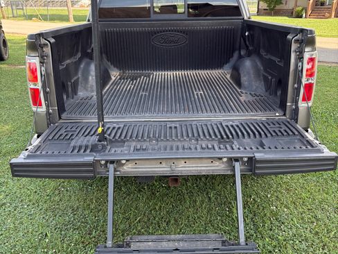 Used 2014 Ford F150 XLT w/ Equipment Group 302A Luxury AWD/4WD image 8