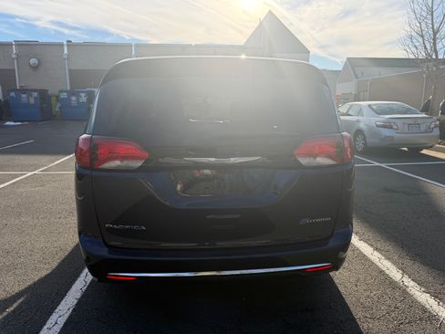 Used 2017 Chrysler Pacifica Touring Plus image 14