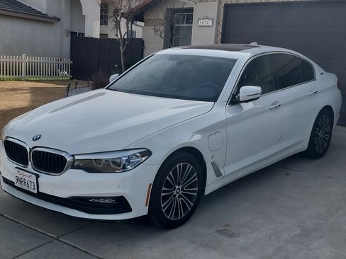 Used 2018 BMW 530e image 2