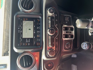 Used 2018 Jeep Wrangler Unlimited Sahara AWD/4WD image 24