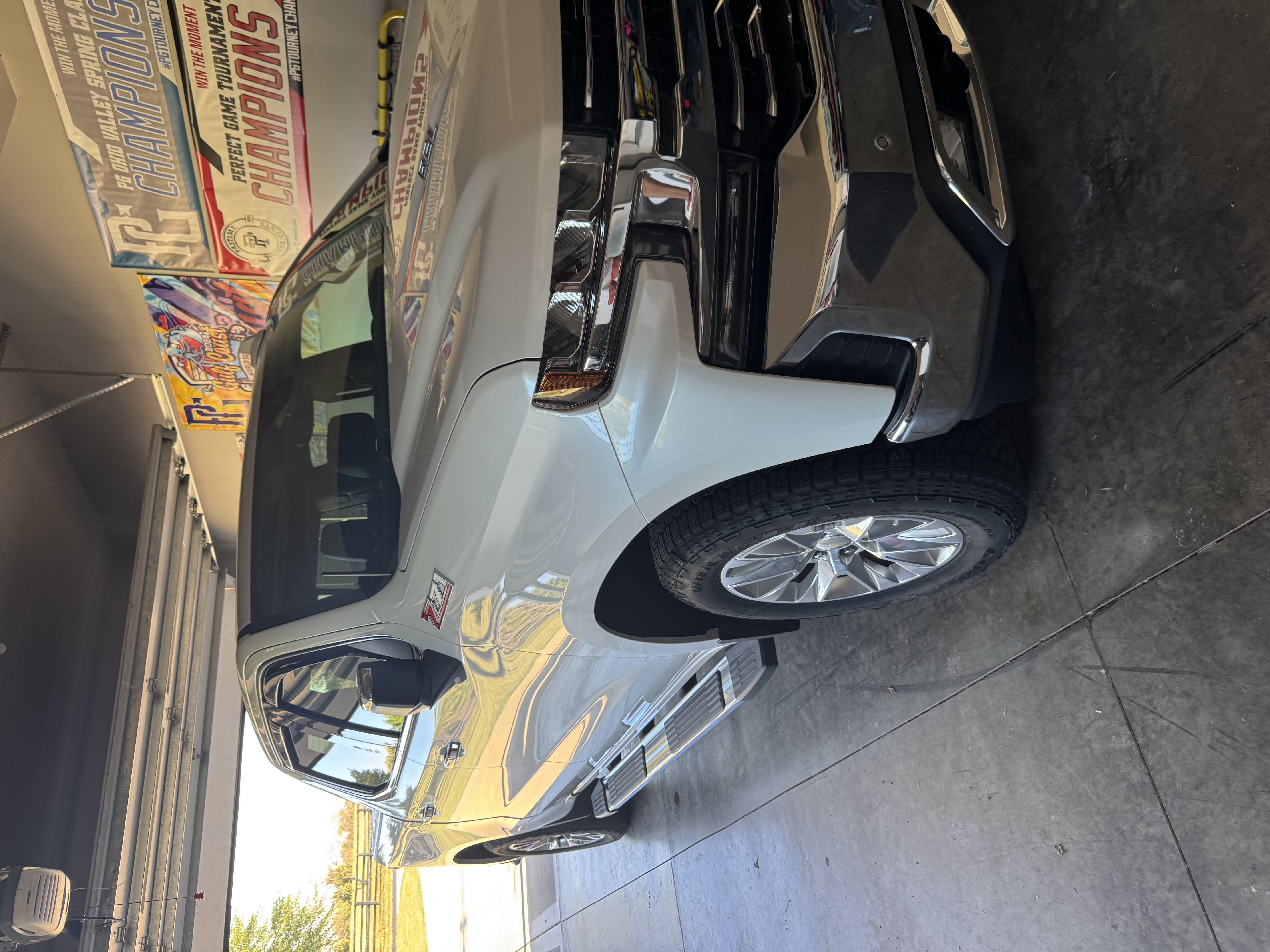 Used 2022 Chevrolet Silverado 1500 LTZ w/ LTZ Premium Package AWD/4WD image 1